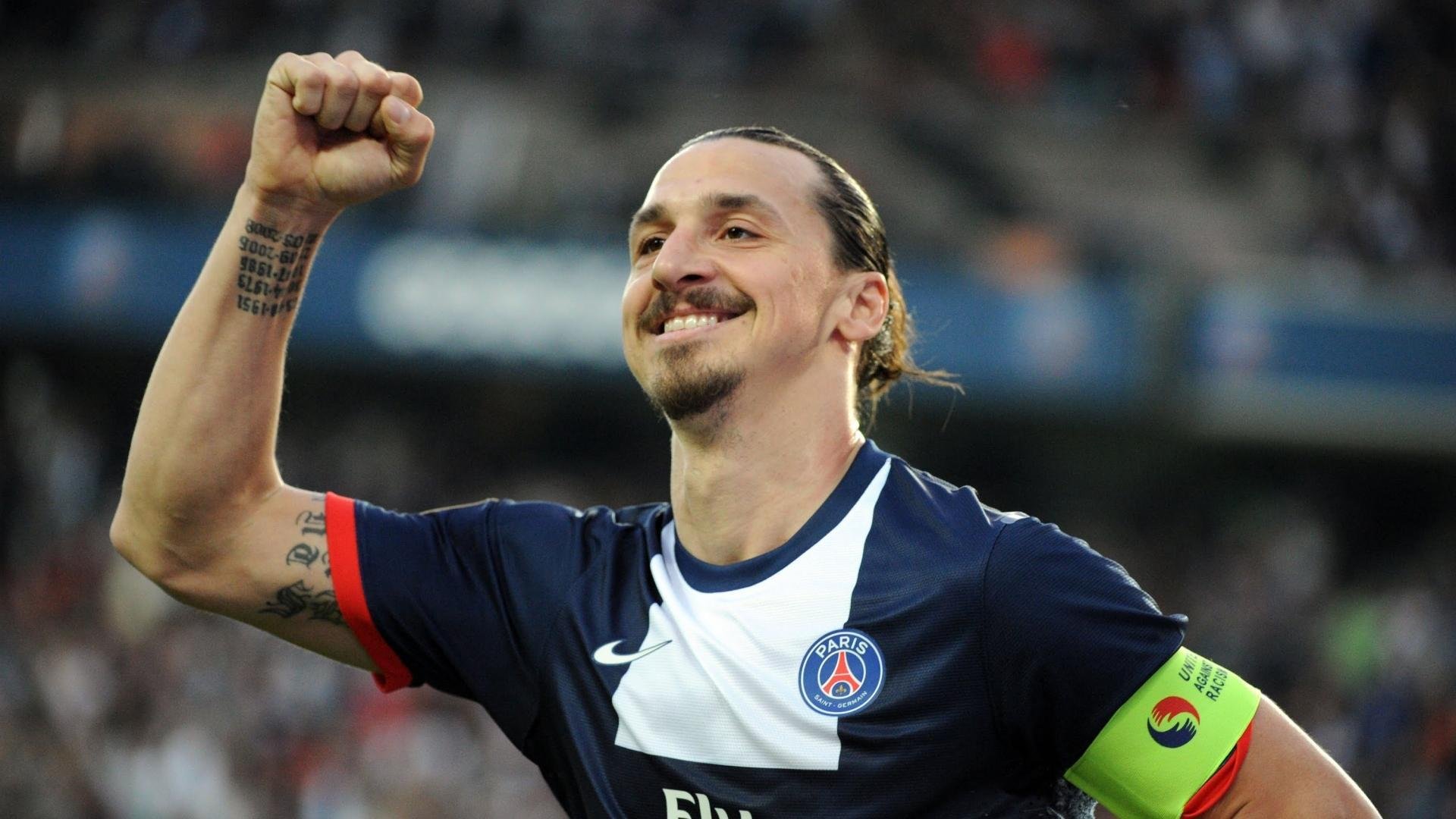 NBA季后赛火热进行 超级巨星表现抢眼，nba季后赛50大经典瞬间