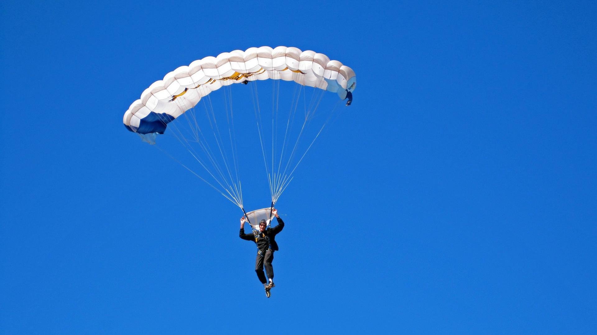 世界青年自行车挑战赛吸引众多青少年参与，青年自行车比赛